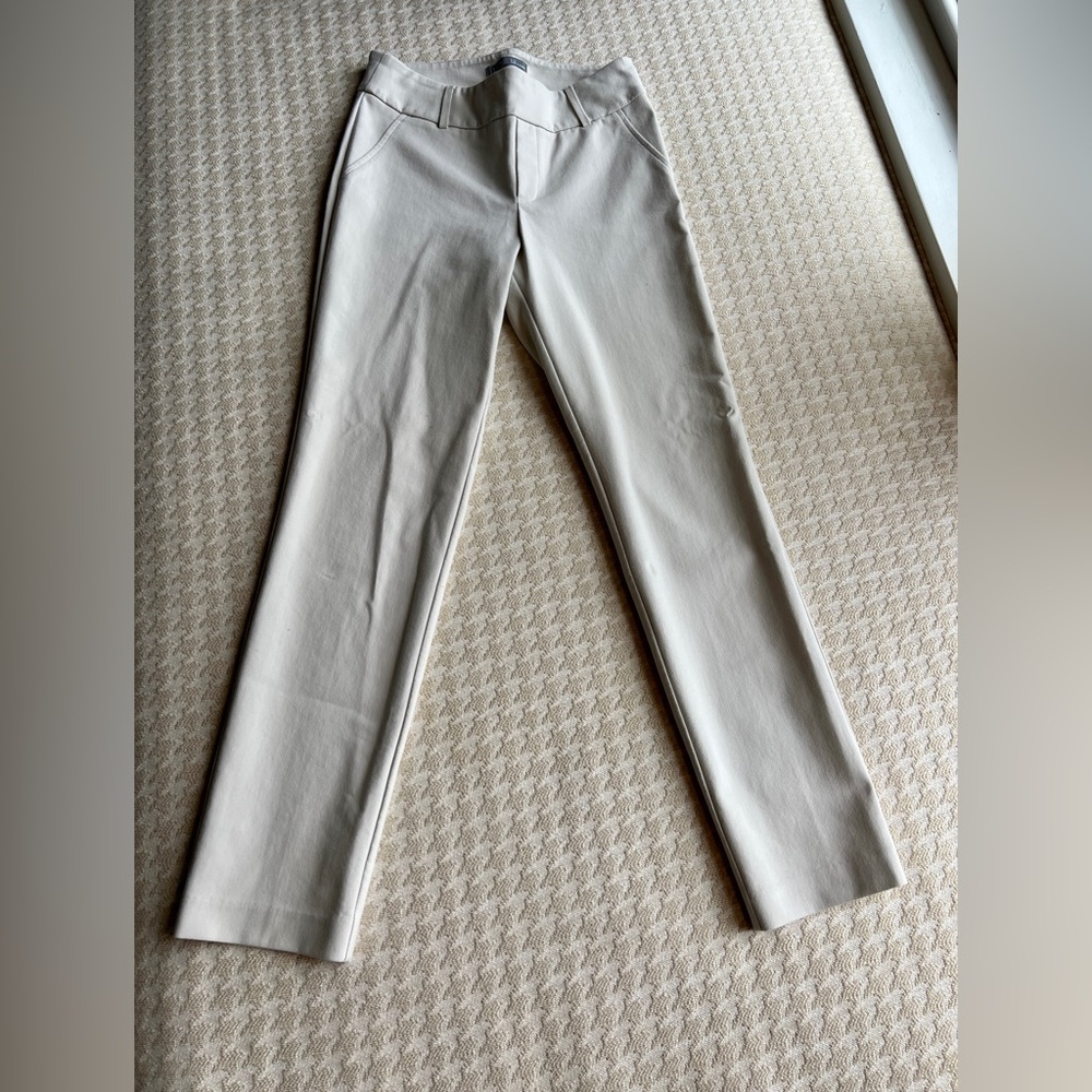 ILTM pull on pant in beige. Size S. EUC